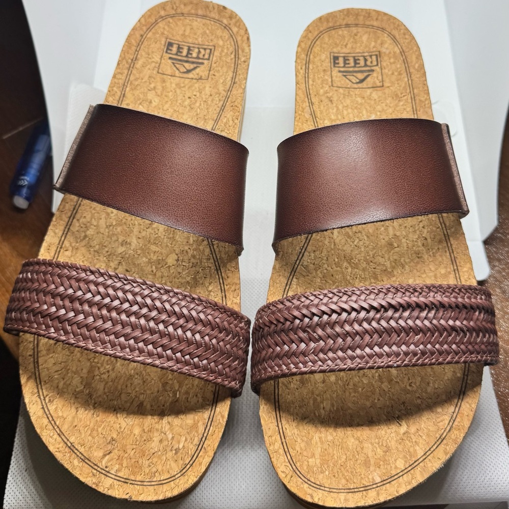 Women’s Reef Cushion Vista Hi Sandals Brown size 9